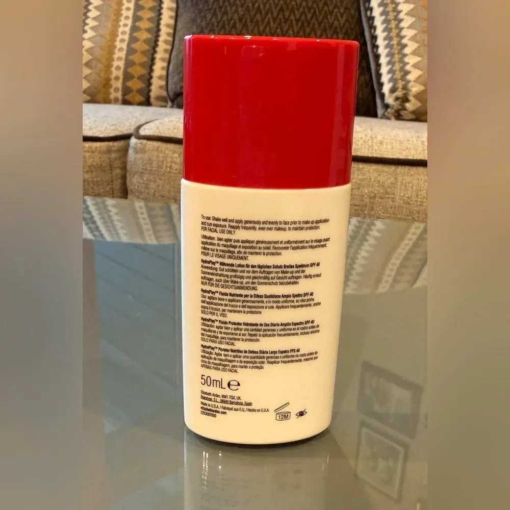 Elizabeth Arden Eight Hour HydraPlay Daily Defense Broad Spectrum Fluid SPF 40